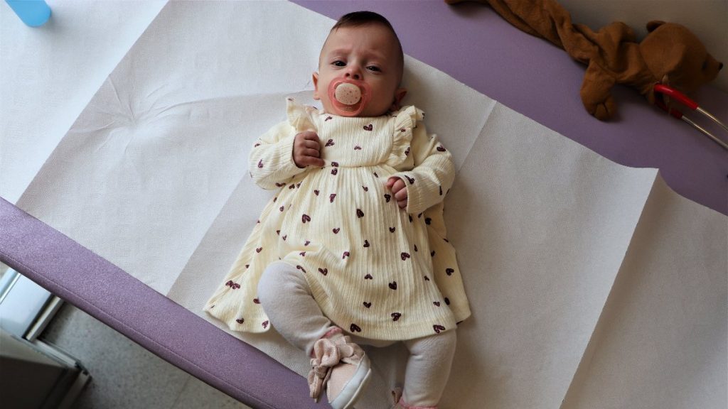 Amasya’da 580 gram doğan parmak bebek Sude, sağlığına kavuştu