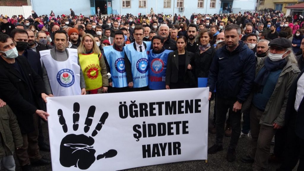 Kocaeli’de öğretmeni darbeden veli, ifadesi alınıp serbest bırakıldı