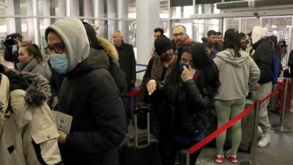 Ukrayna’dan tahliye edilen Türklerin sayısı 13 bin 491 oldu