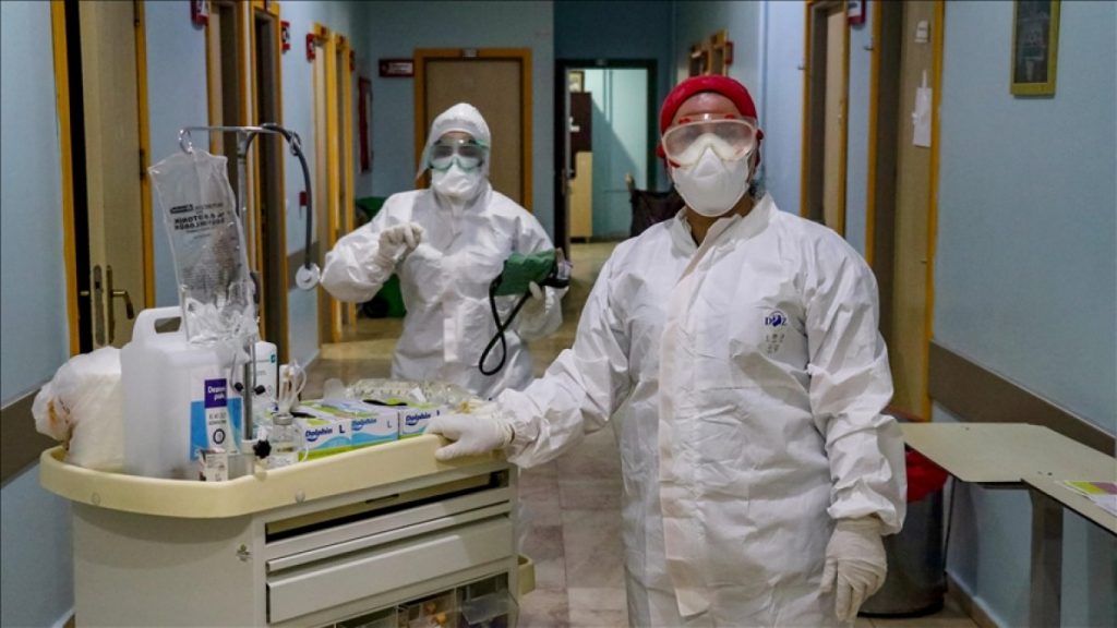Van’da salgının kahraman doktorları, koronavirüsle mücadelede geçen 2 yılı anlattı
