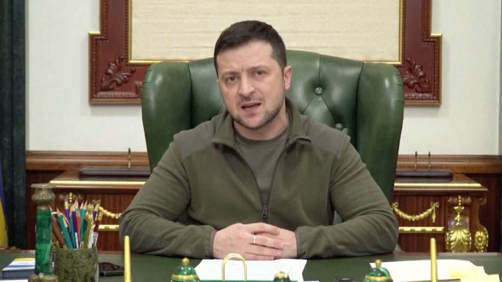 Zelensky: Sivillerin tahliyesi için 6 insani yardım koridoru oluşturacağız