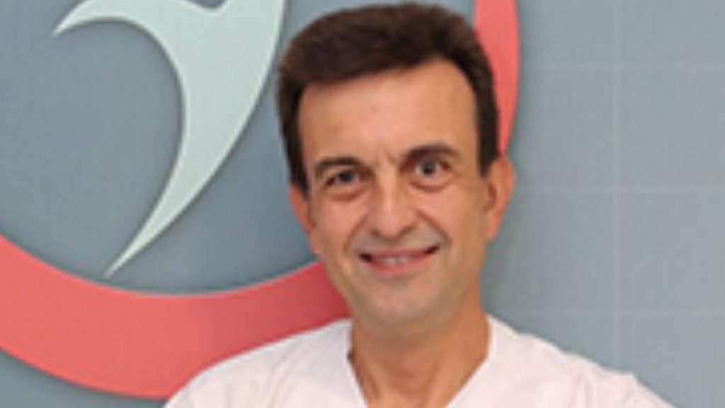 İzmir’de adli muayeneye getirilen şahıslar doktoru yaraladı