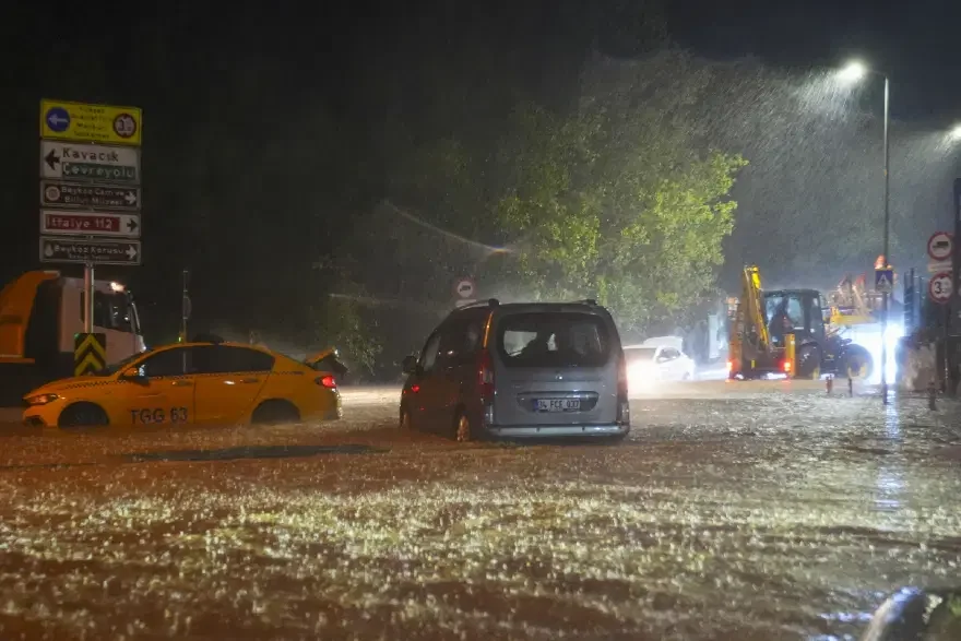 İstanbul’da sel alarmı: Bir çocuk yaşamını yitirdi