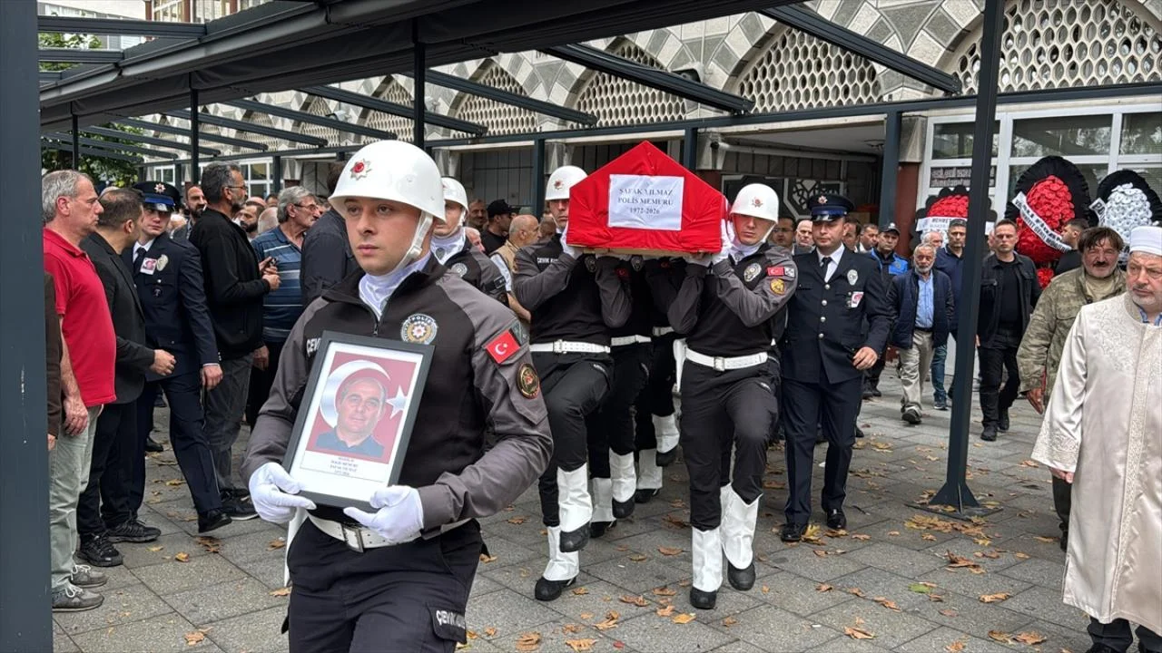 Rize’de polis memuru Şafak Yılmaz toprağa verildi