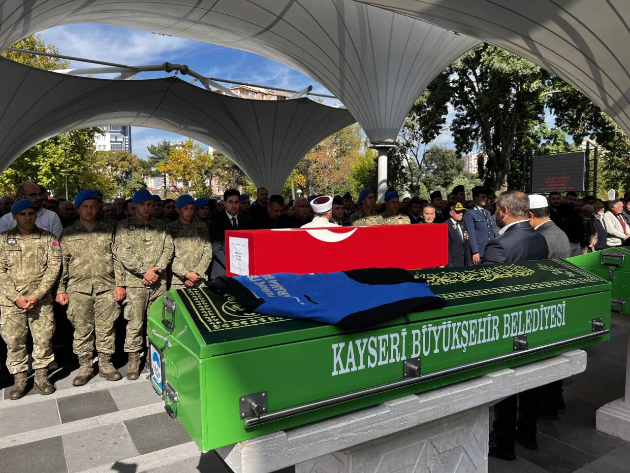 Erciyes Dağı’na tırmanırken düşüp ölen rehber toprağa verildi
