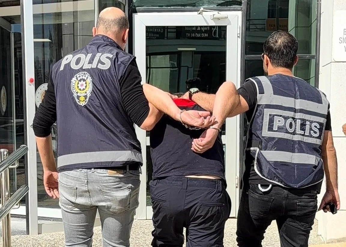 Seferihisar’da yangın soruşturmasında eski sevgili tutuklandı