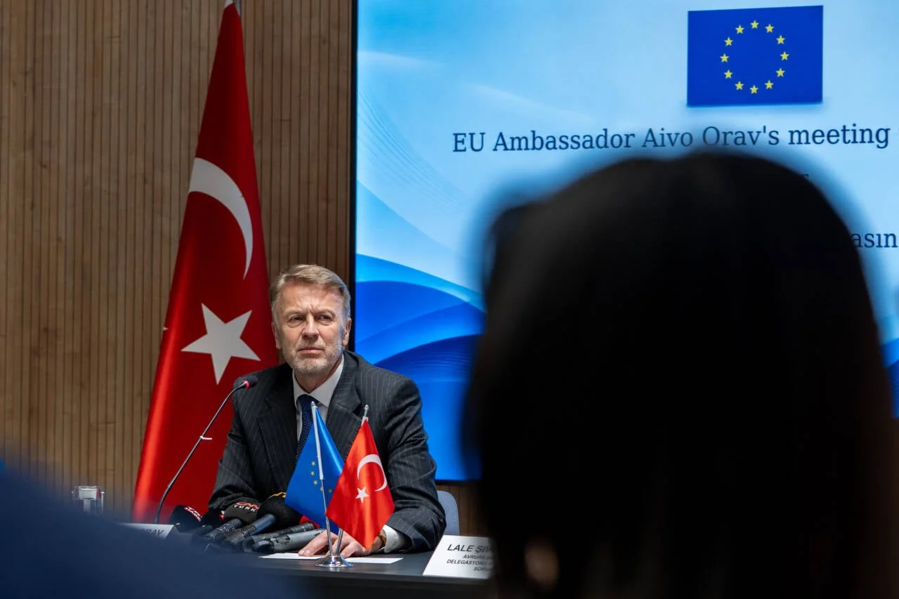 Orav: Vize serbestisi için talimat verildi