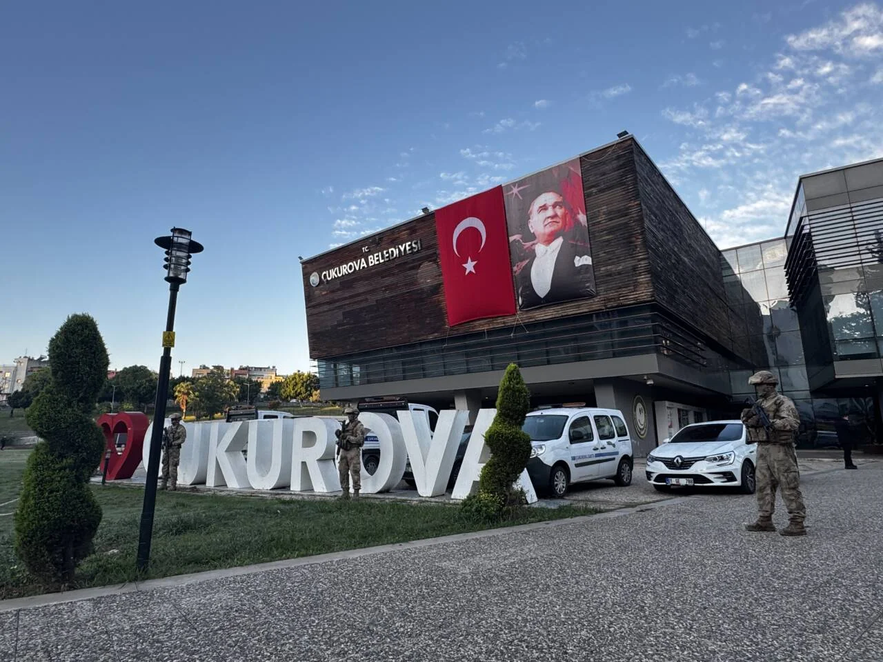 Çukurova Belediyesi soruşturmasında 44 gözaltı