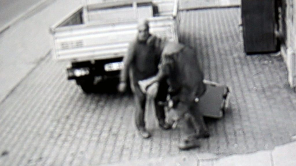 Aksaray’da 300 kiloluk kalorifer kazanı, sürüklenerek çalındı