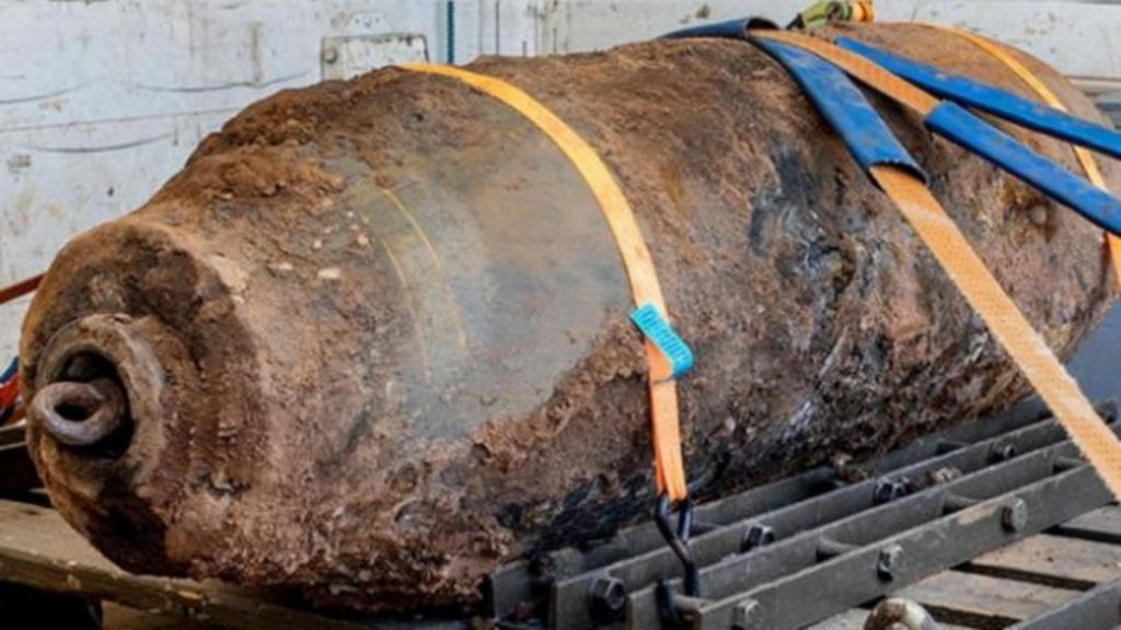 Almanya’da İkinci Dünya Savaşı’ndan kalma bomba imha edildi