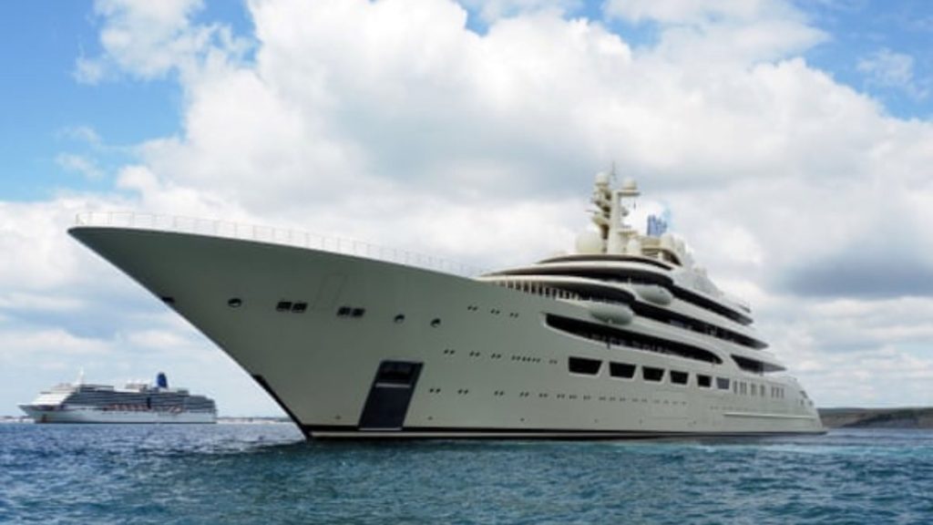 Almanya’da Rus milyarderin yatına el konuldu