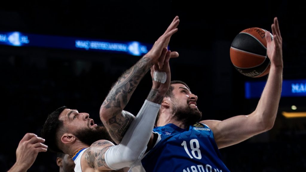 Anadolu Efes Euroleague’de, Real Madrid’i mağlup etti