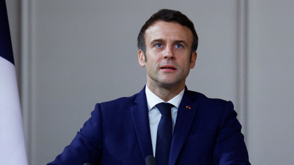Anket: Fransa’da cumhurbaşkanı seçimini Emmanuel Macron kazanacak