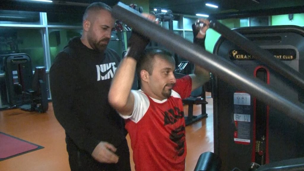 Arnavutköy’de yürüme engelli adamın hayatı sporla değişti