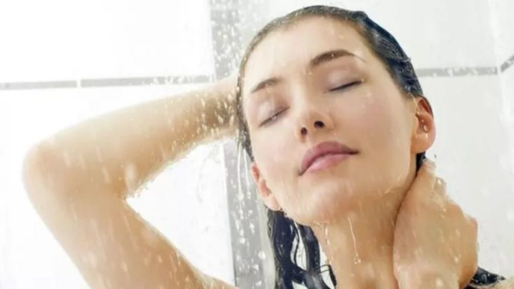 Banyo yaparken kaynatın, bir kovaya koyun… Bu ot sayesinde o dertlerden eser kalmayacak!