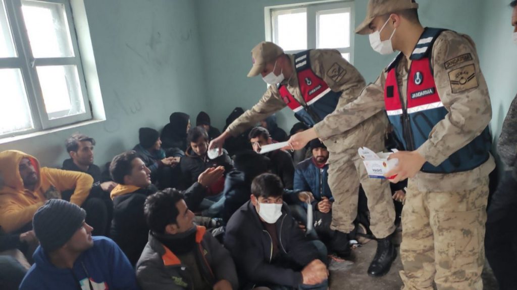 Bitlis’te 88 kaçak göçmen yakalandı