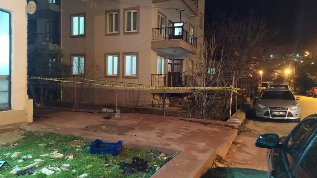 Burdur’da bıçaklı kavga: 1 ölü 1 yaralı