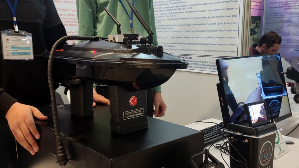 Bursa’da liseli öğrenciler çok yönlü arama cihazı geliştirdi