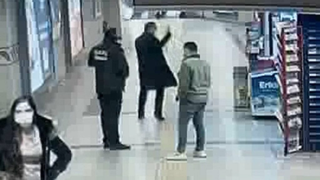 CHP’li Sezgin Tanrıkulu, metrodaki güvenlik görevlisini işten attırdı