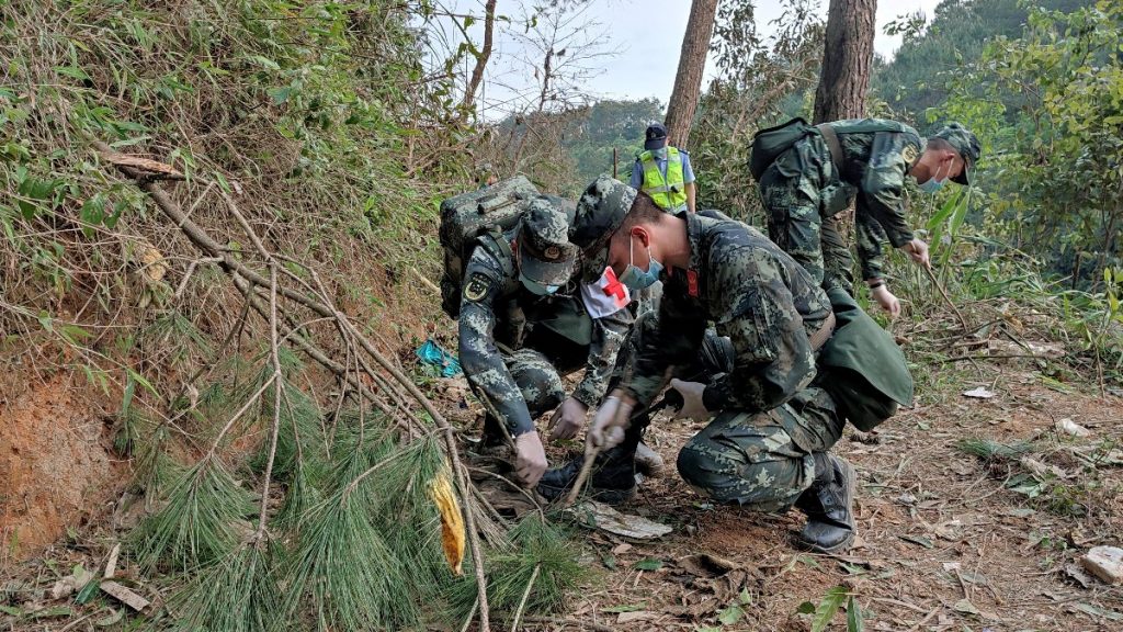 Çin’de uçağın düşüş nedeni araştırılıyor