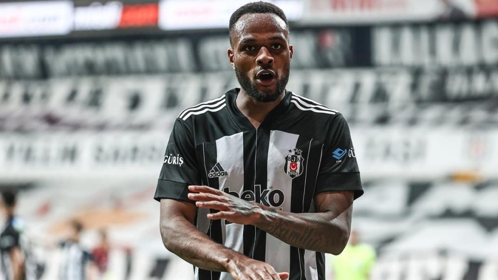 Cyle Larin indirime gitti