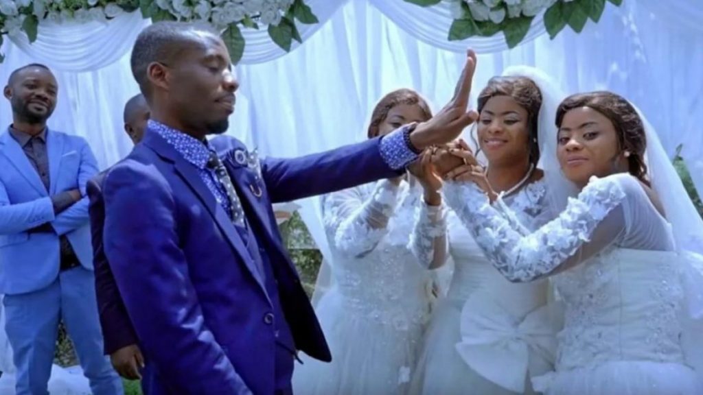 Demokratik Kongo Cumhuriyeti’nde üçüz kız kardeş aynı adamla evlendi