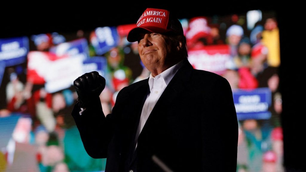 Donald Trump, 2024’te aday olacağının sinyalini verdi