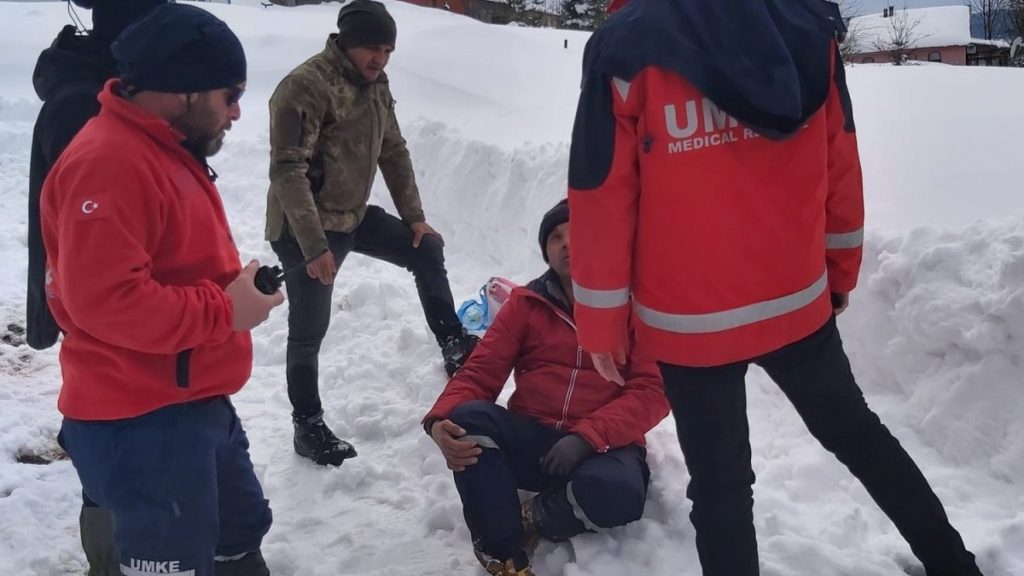 Düzce’de yaylaya çıkan teknisyen donmaktan kurtarıldı