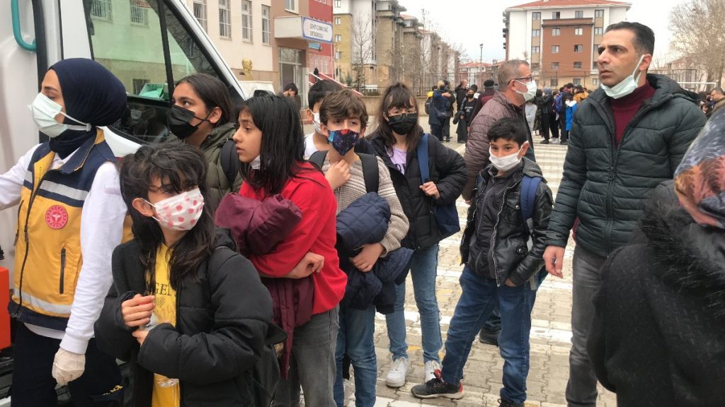 Elazığ’da 50 öğrenci hastanelik oldu