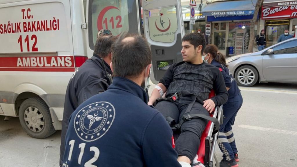 Eskişehir’de, silahlı ve sopalı kavgada 2 kişi yaralandı