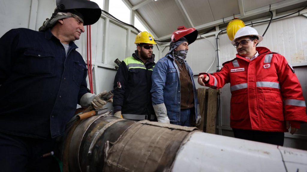 Fatih Dönmez, Filyos Doğal Gaz İşleme Tesisleri’nde incelemede bulundu