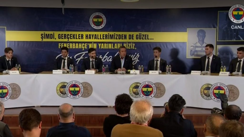 Fenerbahçe 6 genç oyuncuyla sözleşme yeniledi