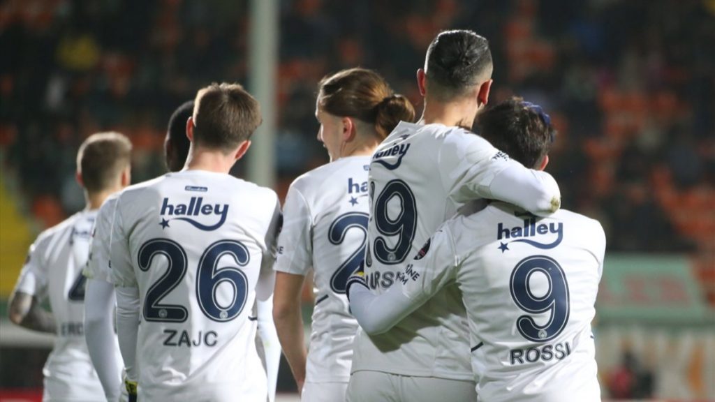 Fenerbahçe, Alanyaspor’u 5 golle mağlup etti