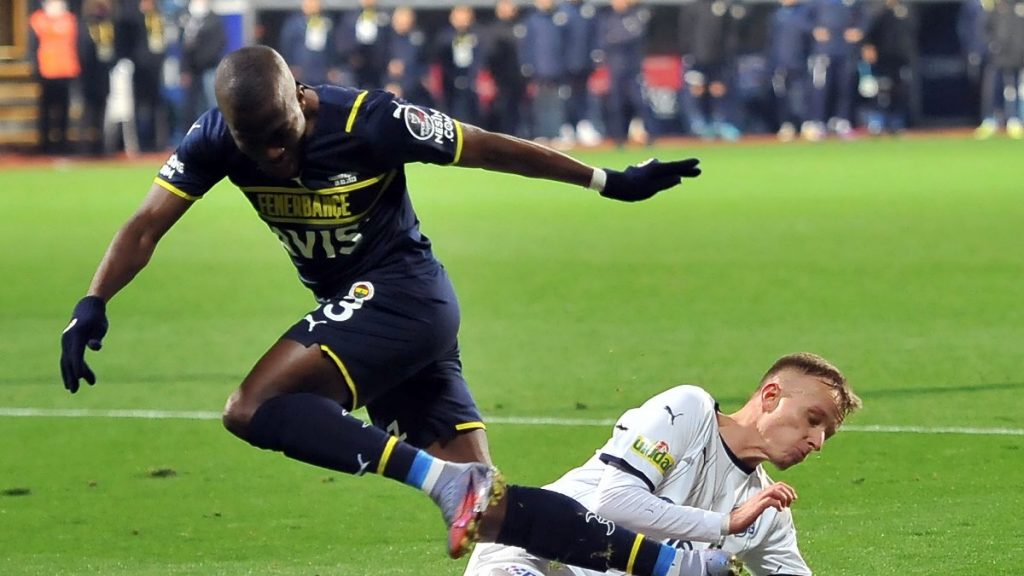 Fenerbahçe’de Valencia’nın MR’ı çekildi