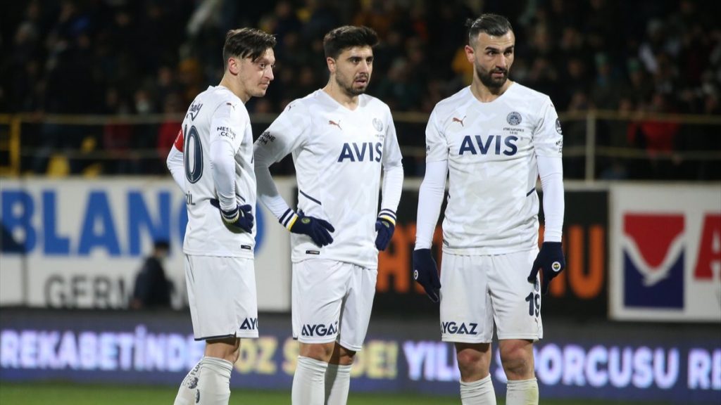 Fenerbahçe’nin yeni sağ beki Ozan Tufan