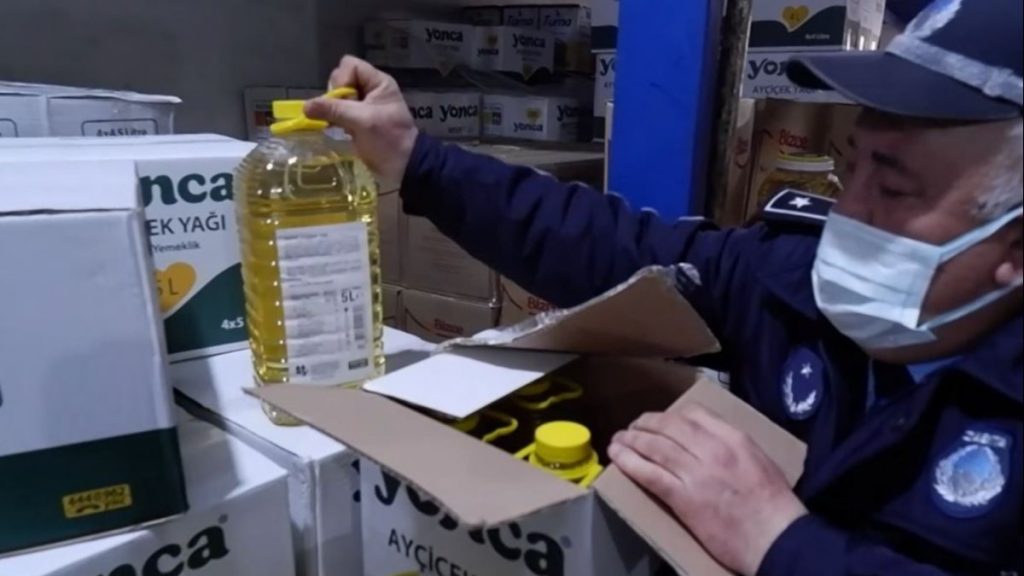 Gaziantep’te 15 bin litre ayçiçek yağının stoklandığı ortaya çıktı