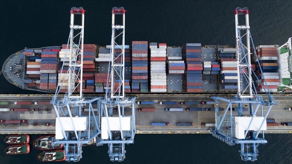 İngiltere, Rusya’ya lüks tüketim ürünlerinin ihracatını yasakladı