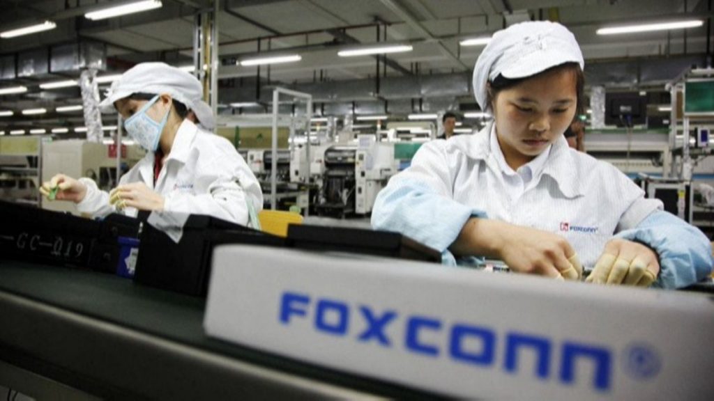 iPhone üreticisi Foxconn, fabrikalarını yeniden kapattı