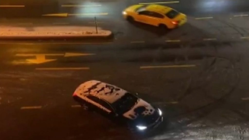 İstanbul’da buz tutan yollar, kazaları beraberinde getirdi