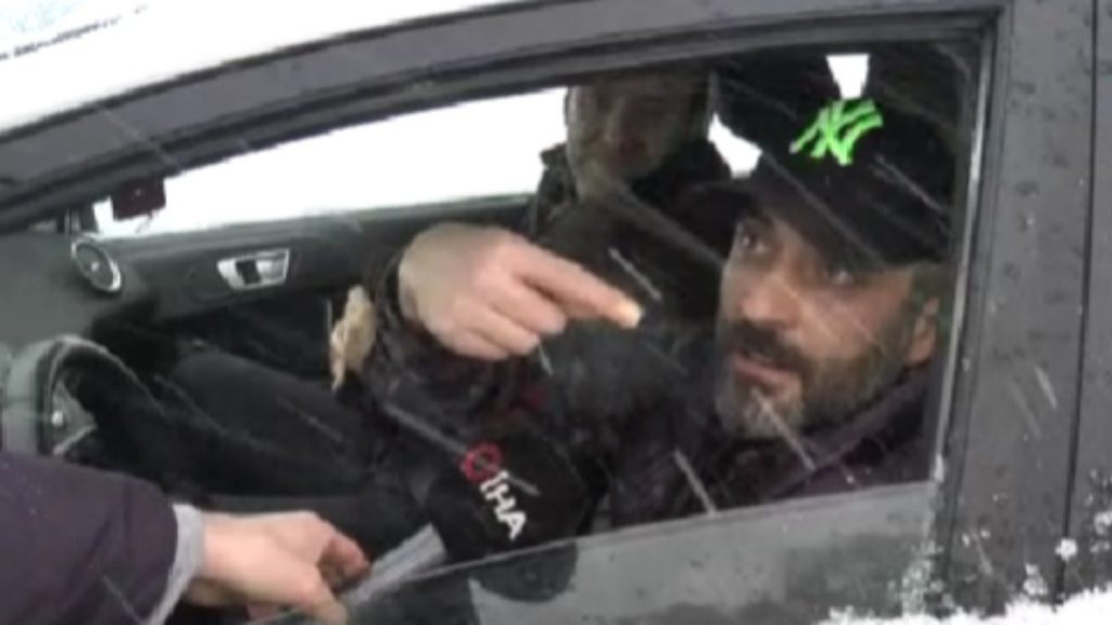 İstanbullulardan kar tepkisi: Ekrem İmamoğlu sınıfta kaldı