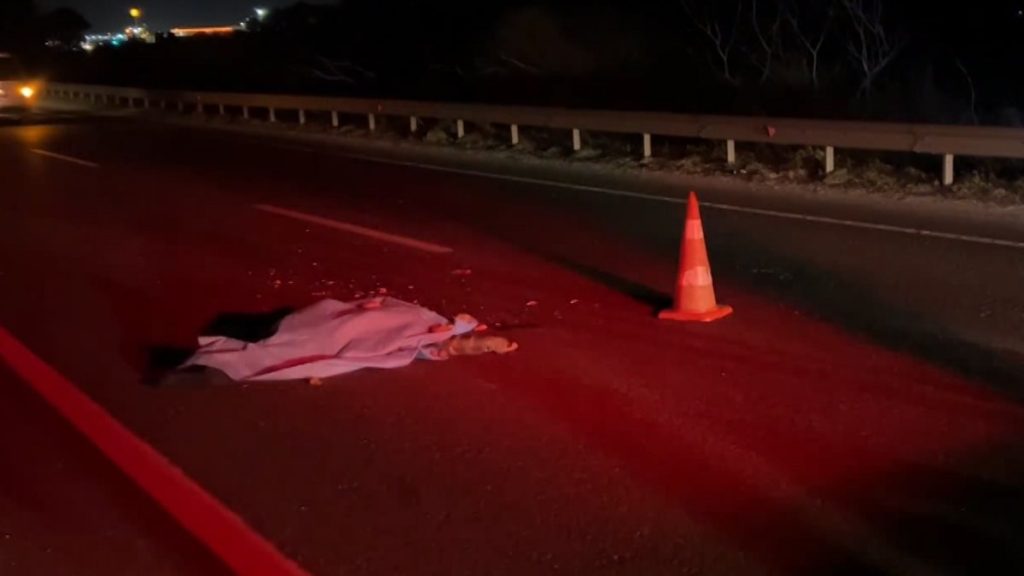 İzmir’de yolun karşısına geçmek isteyen yaya aracın altında can verdi