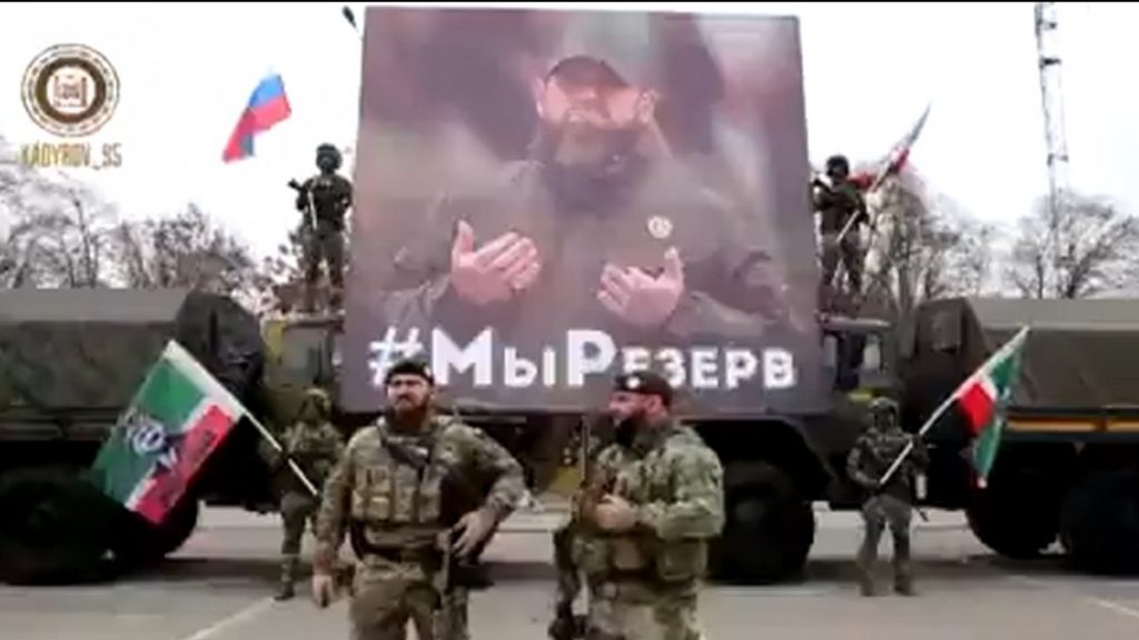 Kadirov’un Çeçen askerlerinden Ukrayna’ya karşı gövde gösterisi