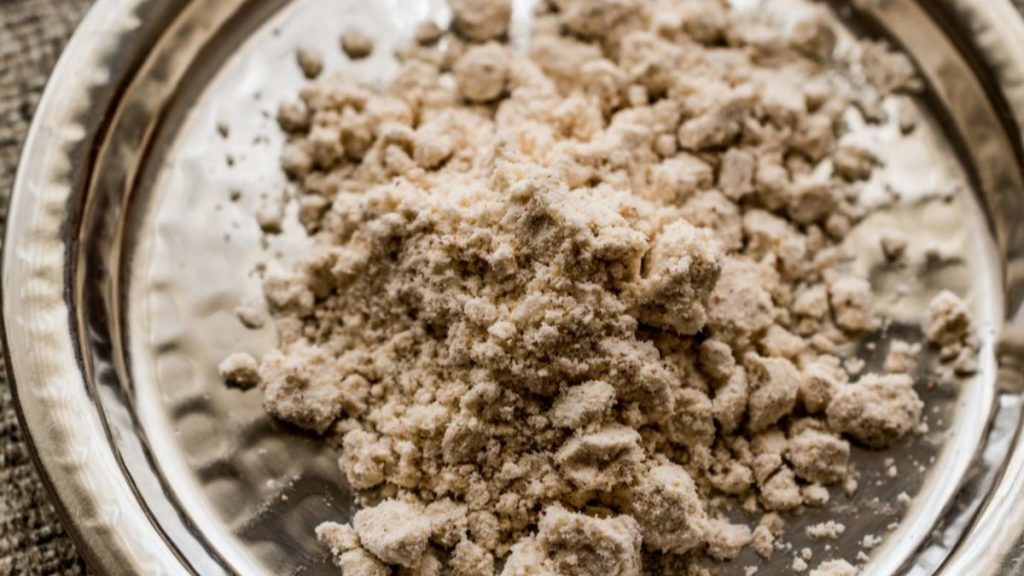 Mahlep ve balı karıştırıp yemenin 5 süper faydası