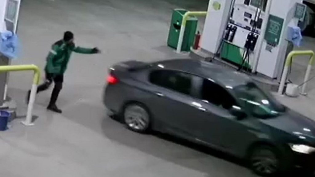 Manisa’da otomobil deposunu dolduran sürücü para ödemeden kaçtı