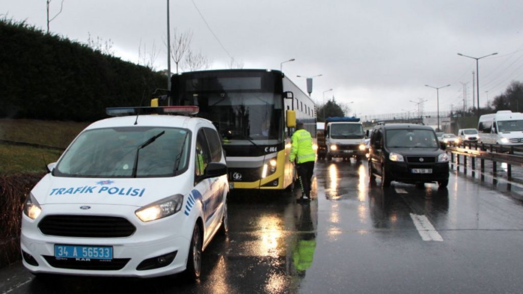 Okmeydanı-TEM Bağlantı yolunda kaza
