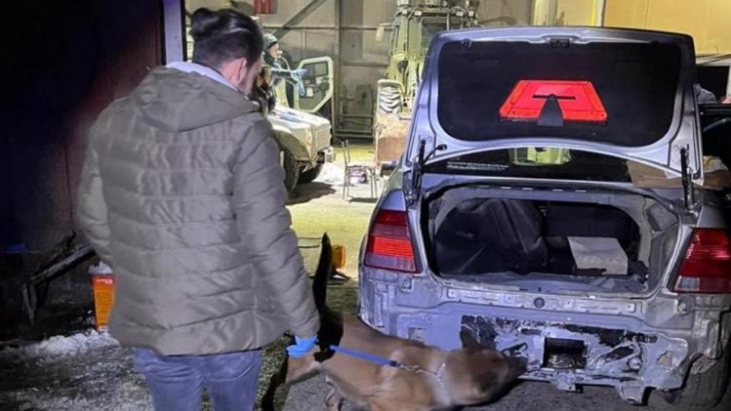 Polis memurunun kullandığı araçtaki 52 kilo patlayıcının görüntüsü çıktı