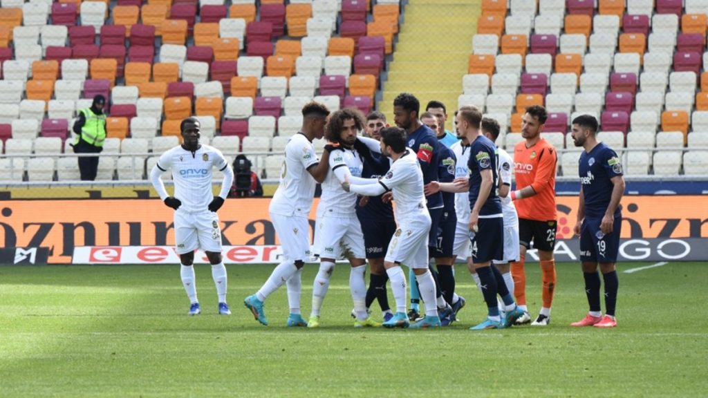 Sadık Çiftpınar: İkinci golden sonra aileme küfrettiler