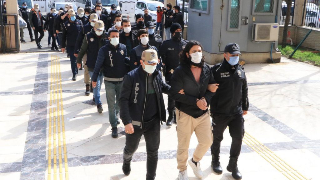 Şanlıurfa’da, 31 DEAŞ şüphelisi adliyeye sevk edildi