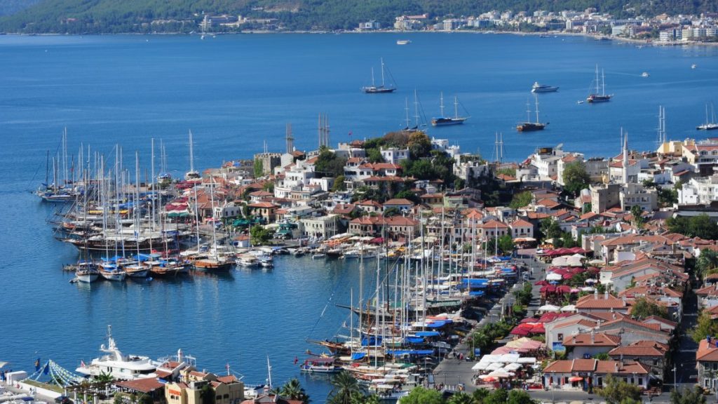 Savaşa rağmen Marmaris’te turizmciler yeni sezondan umutlu