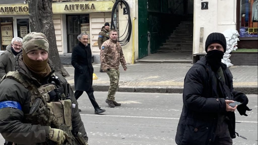 ‘Savaşın habercisi’ olarak tanınan Fransız yazar Odessa’da görüldü